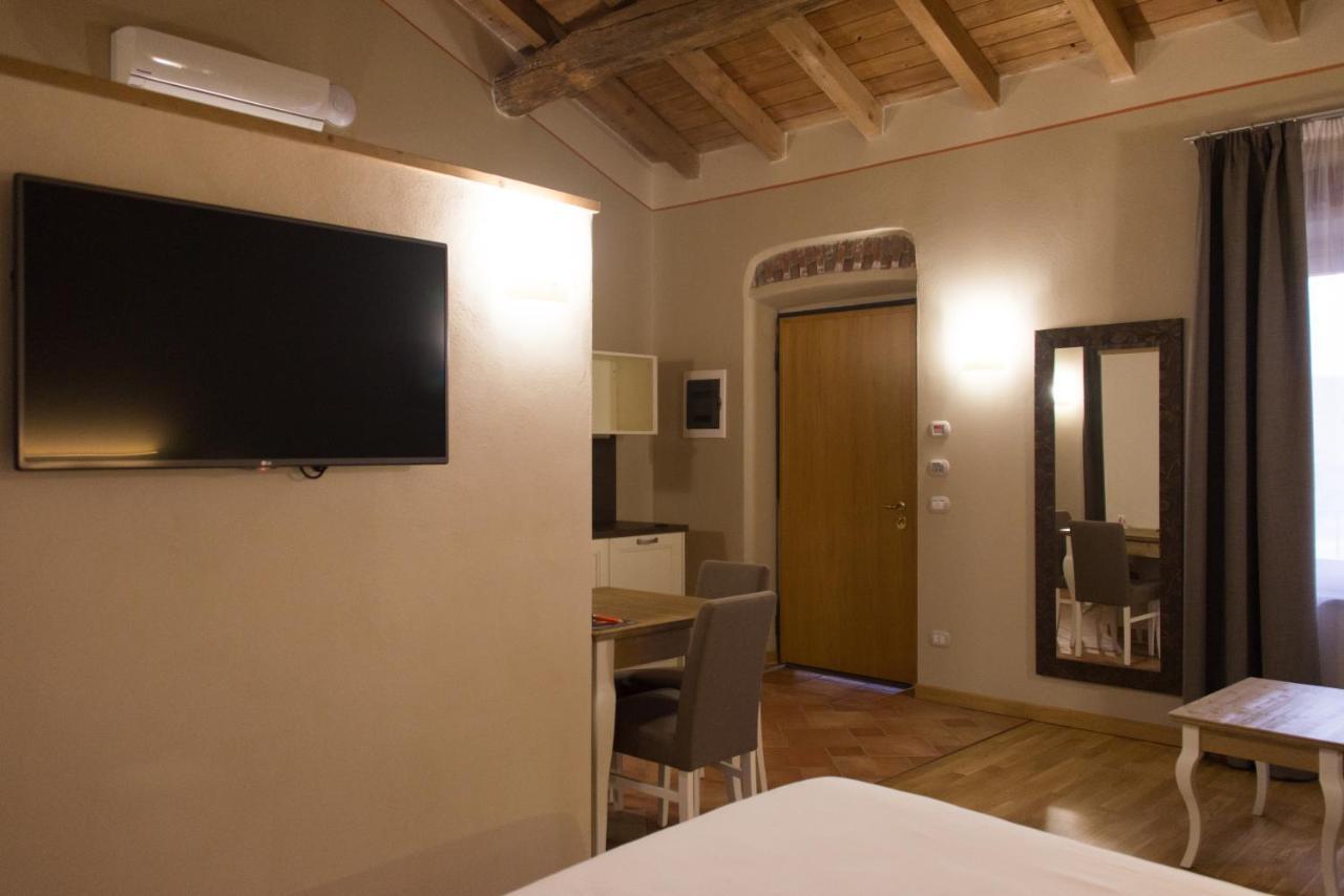 Hotel Sesmones Lodi Esterno foto