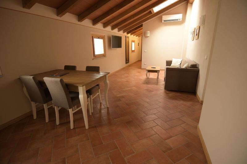 Hotel Sesmones Lodi Esterno foto