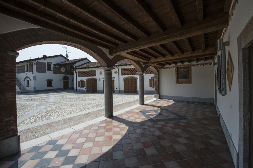 Hotel Sesmones Lodi Esterno foto