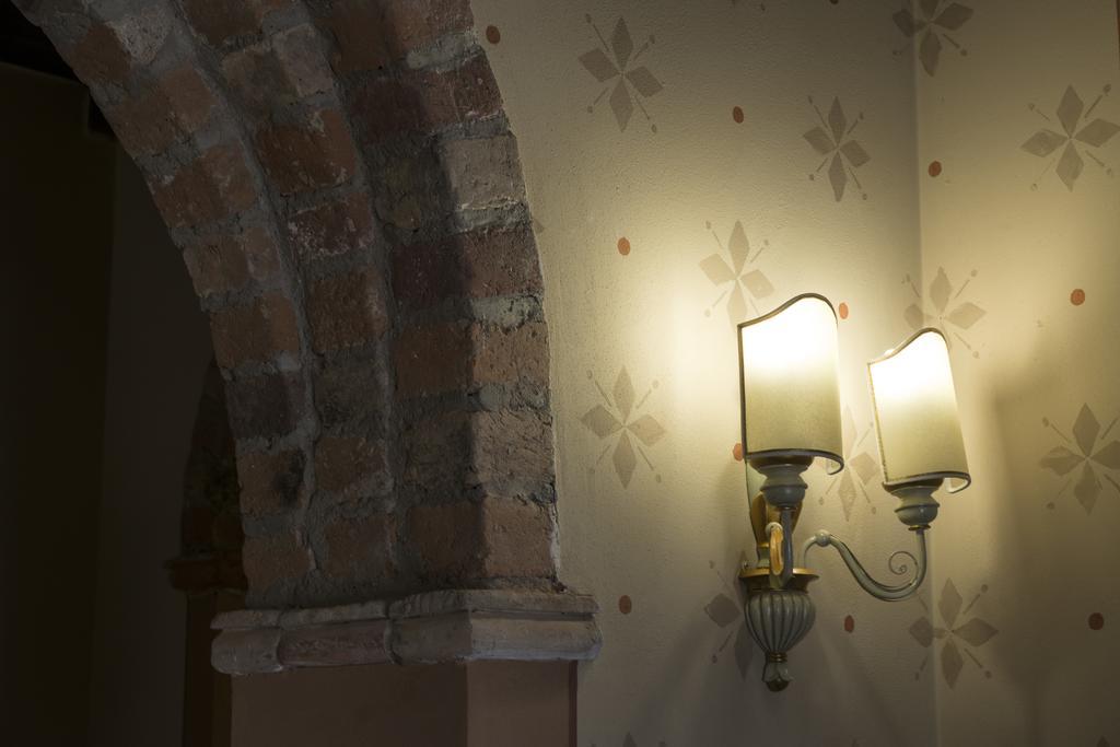 Hotel Sesmones Lodi Esterno foto