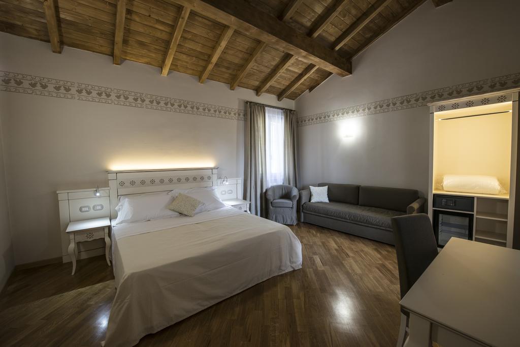 Hotel Sesmones Lodi Camera foto