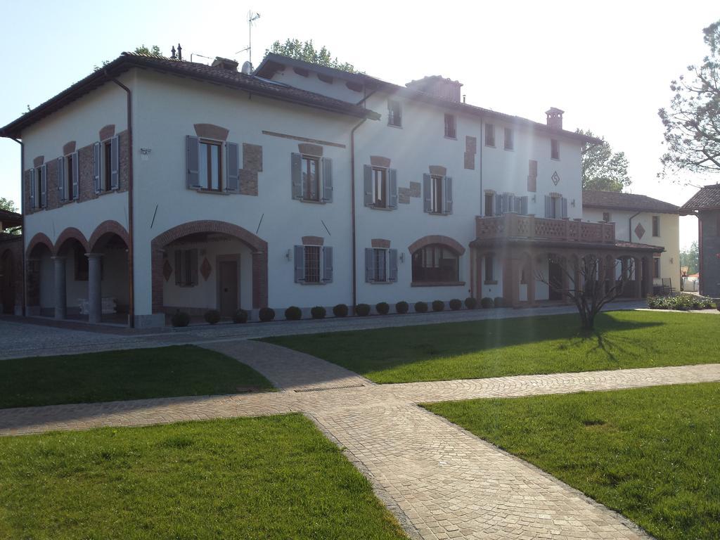 Hotel Sesmones Lodi Esterno foto