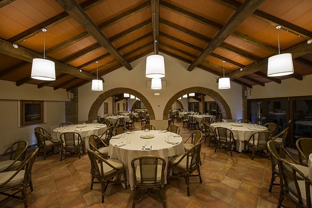 Hotel Sesmones Lodi Esterno foto