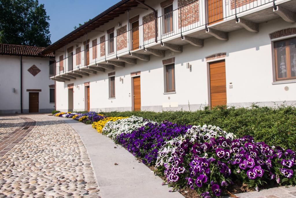 Hotel Sesmones Lodi Esterno foto