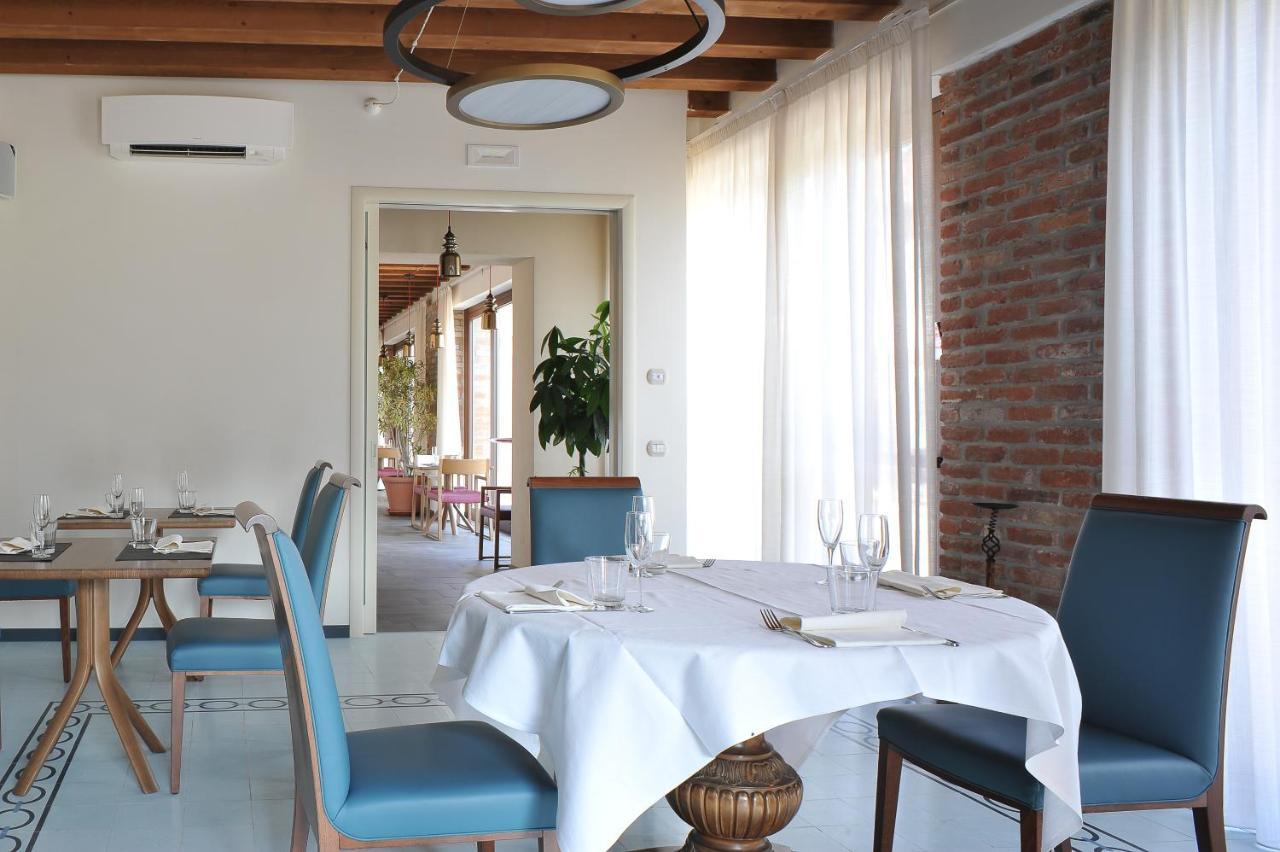 Hotel Sesmones Lodi Esterno foto